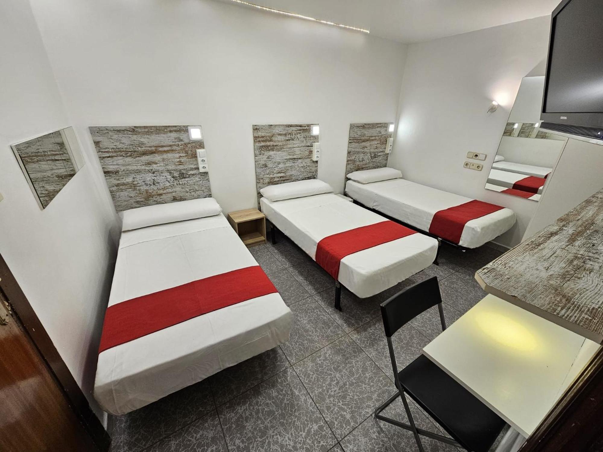 Hostal Las Vegas Мадрид Екстериор снимка