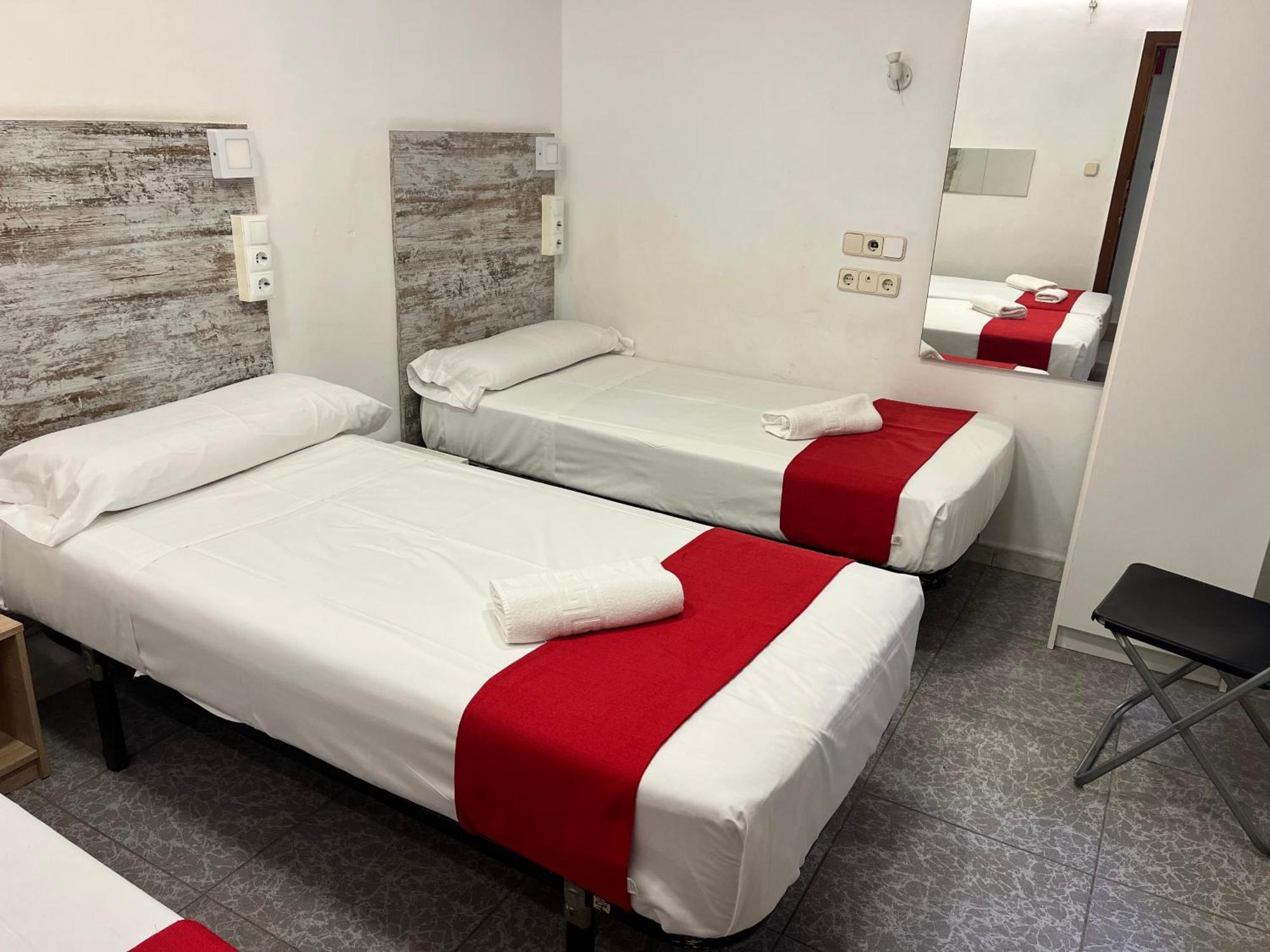 Hostal Las Vegas Мадрид Екстериор снимка