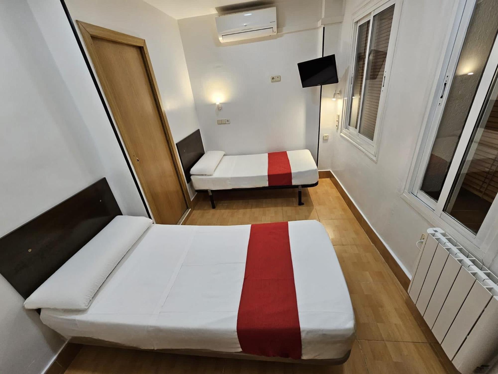 Hostal Las Vegas Мадрид Екстериор снимка