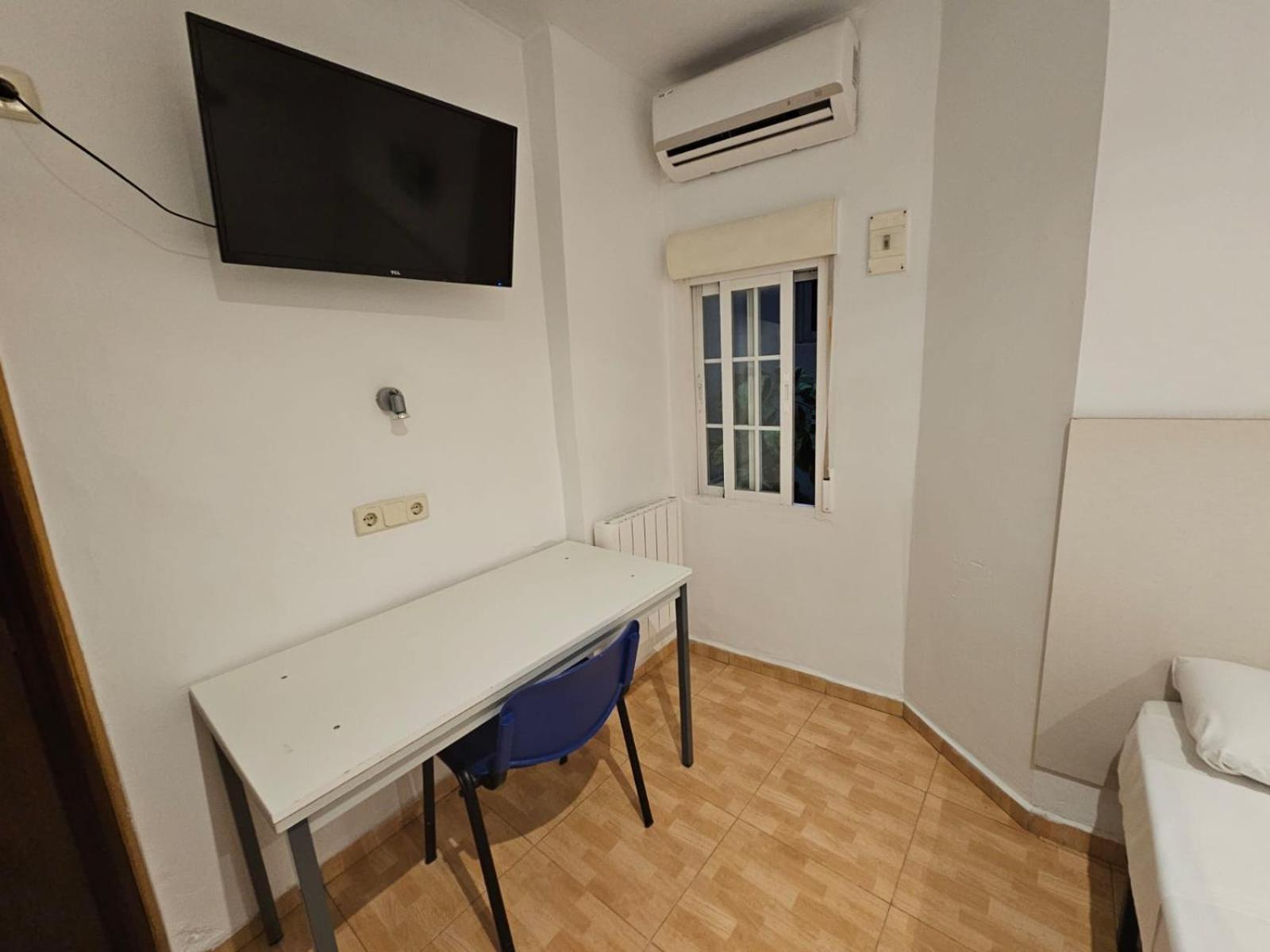 Hostal Las Vegas Мадрид Екстериор снимка