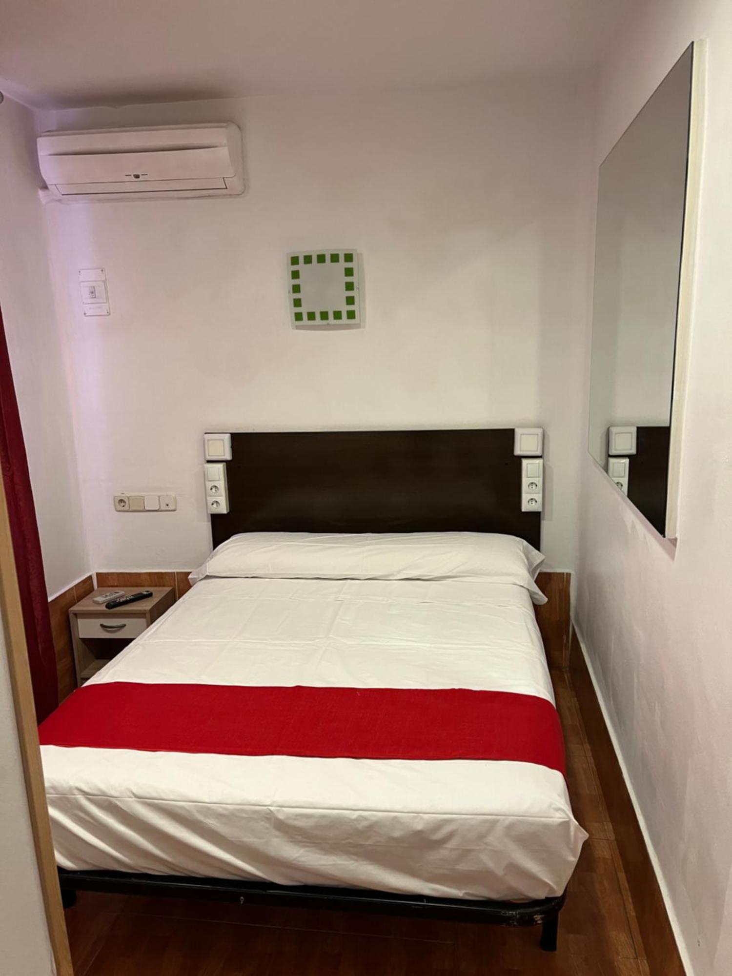 Hostal Las Vegas Мадрид Екстериор снимка
