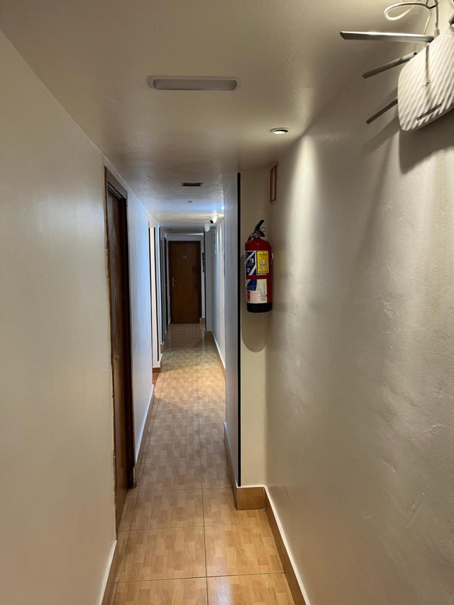 Hostal Las Vegas Мадрид Екстериор снимка