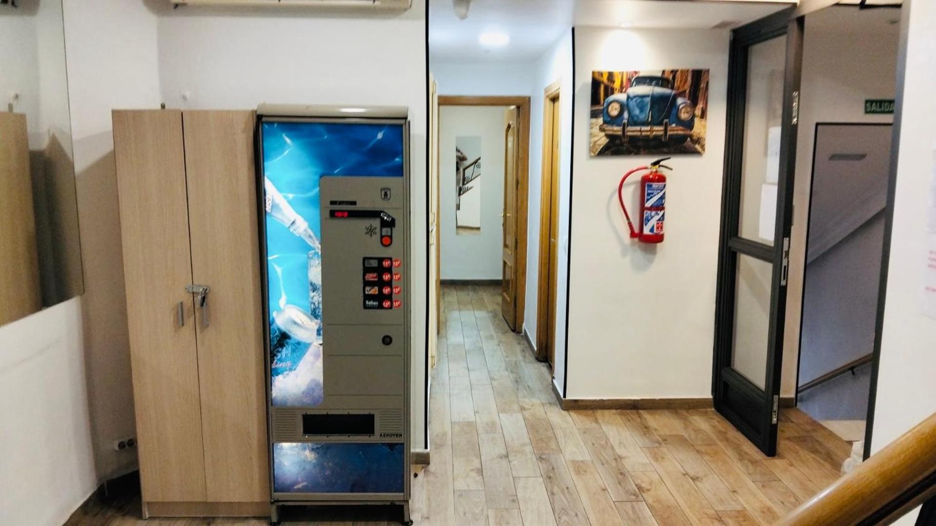 Hostal Las Vegas Мадрид Екстериор снимка